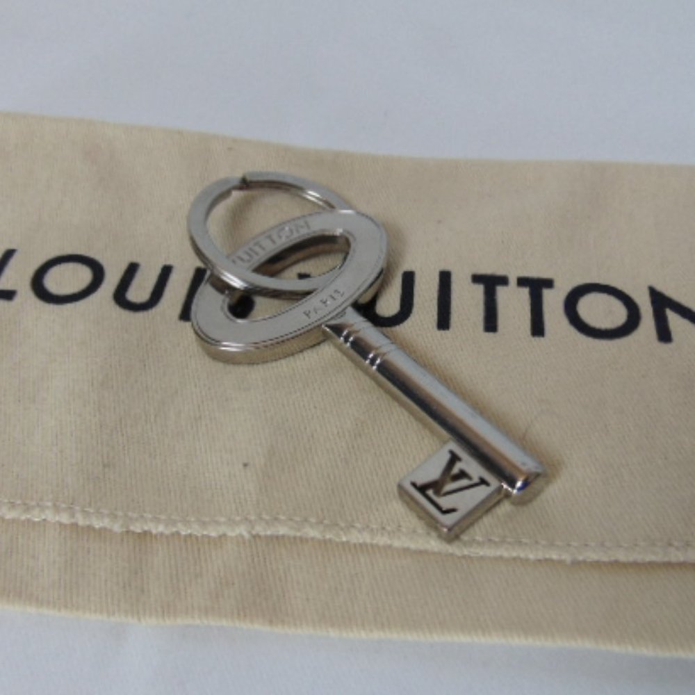 LOUIS VUITTON Travel Key Holder Keychain Skeleton Key Charm